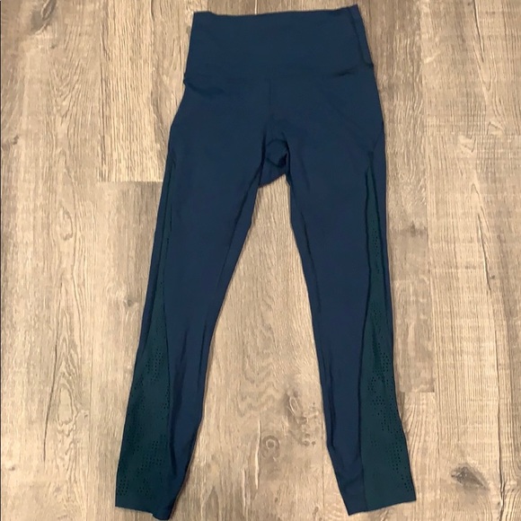 EUC Lululemon leggings size 4 - Picture 1 of 5